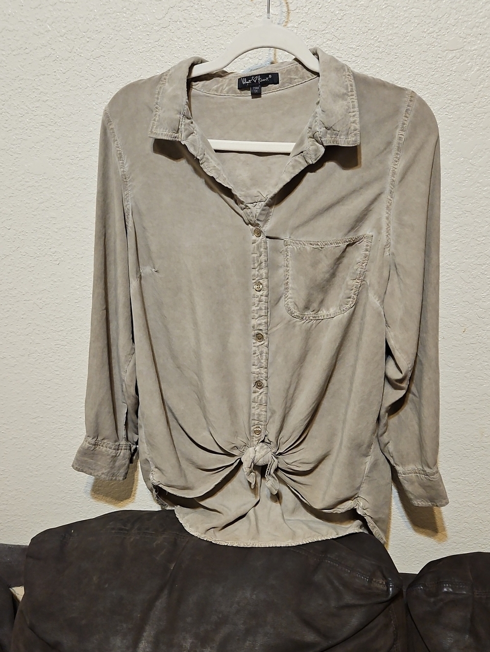 Velvet Heart Taupe Button-Down Tie-Front Shirt